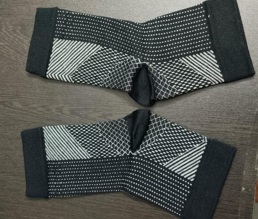 Neuropathy Socks for Women and Men for Relief Swollen Feet and Ankles (Black Color)